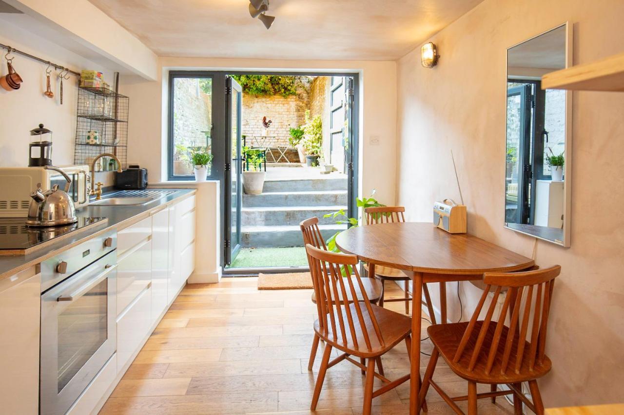 Modern Flat With King Bed, Garden & Outdoor Dining Apartment London Exterior photo
